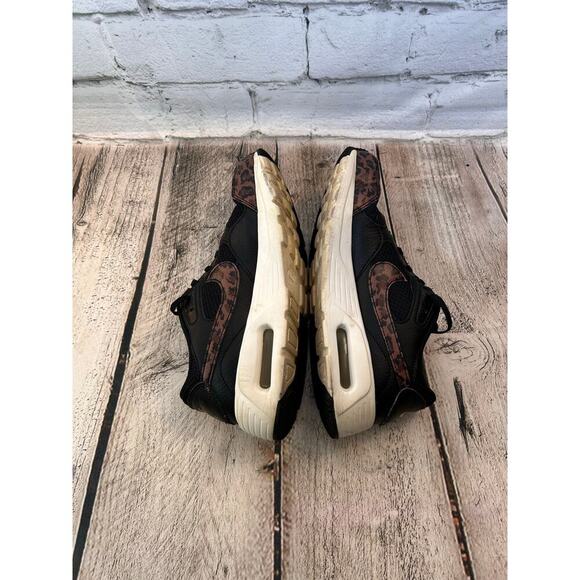 NIKE Women’s Air Max SC Sneakers / Size: 6 - Picture 4 of 9